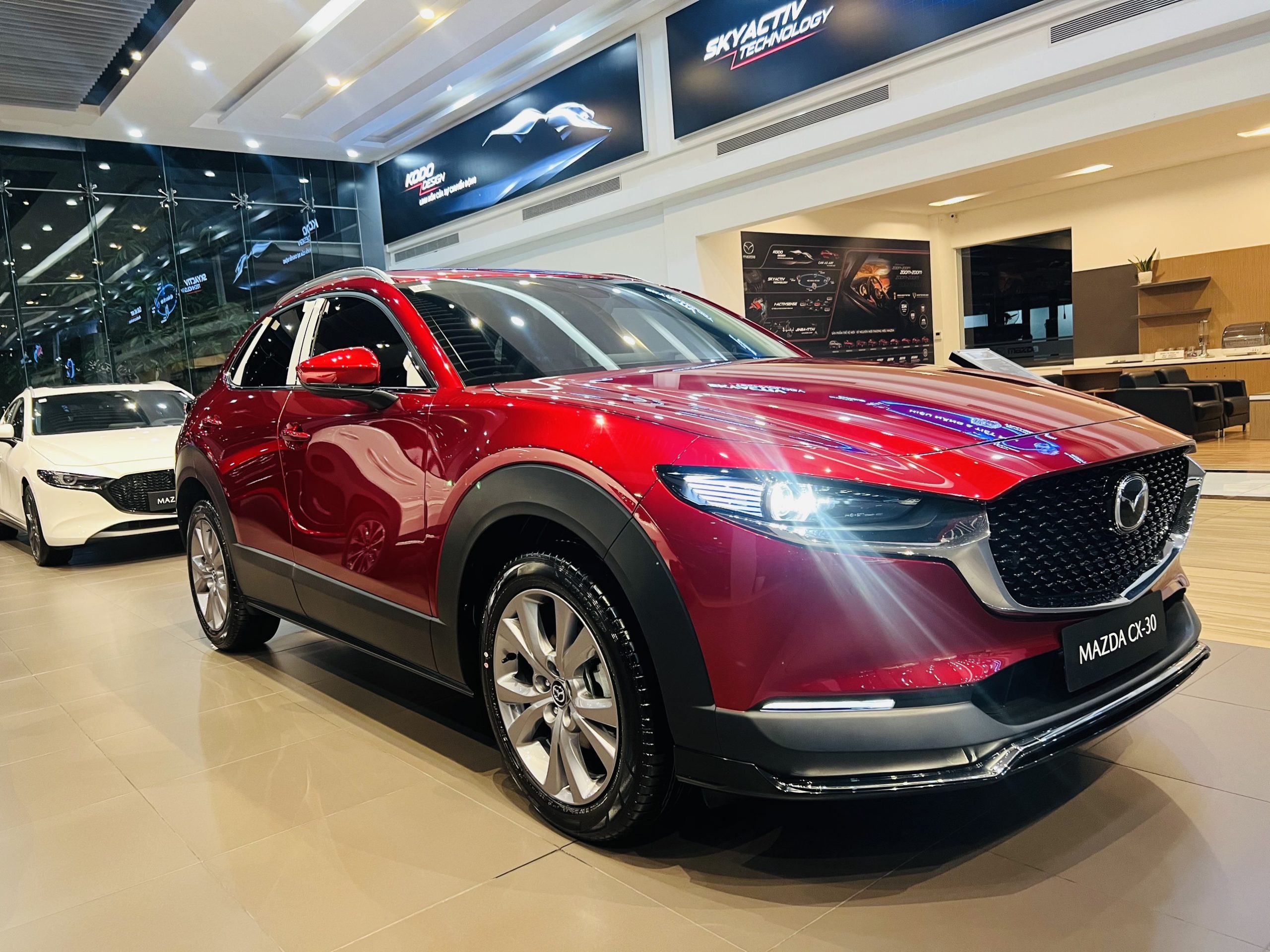 Giá xe Mazda CX30 nhập Thái ưu đãi chỉ còn 700 Triệu.